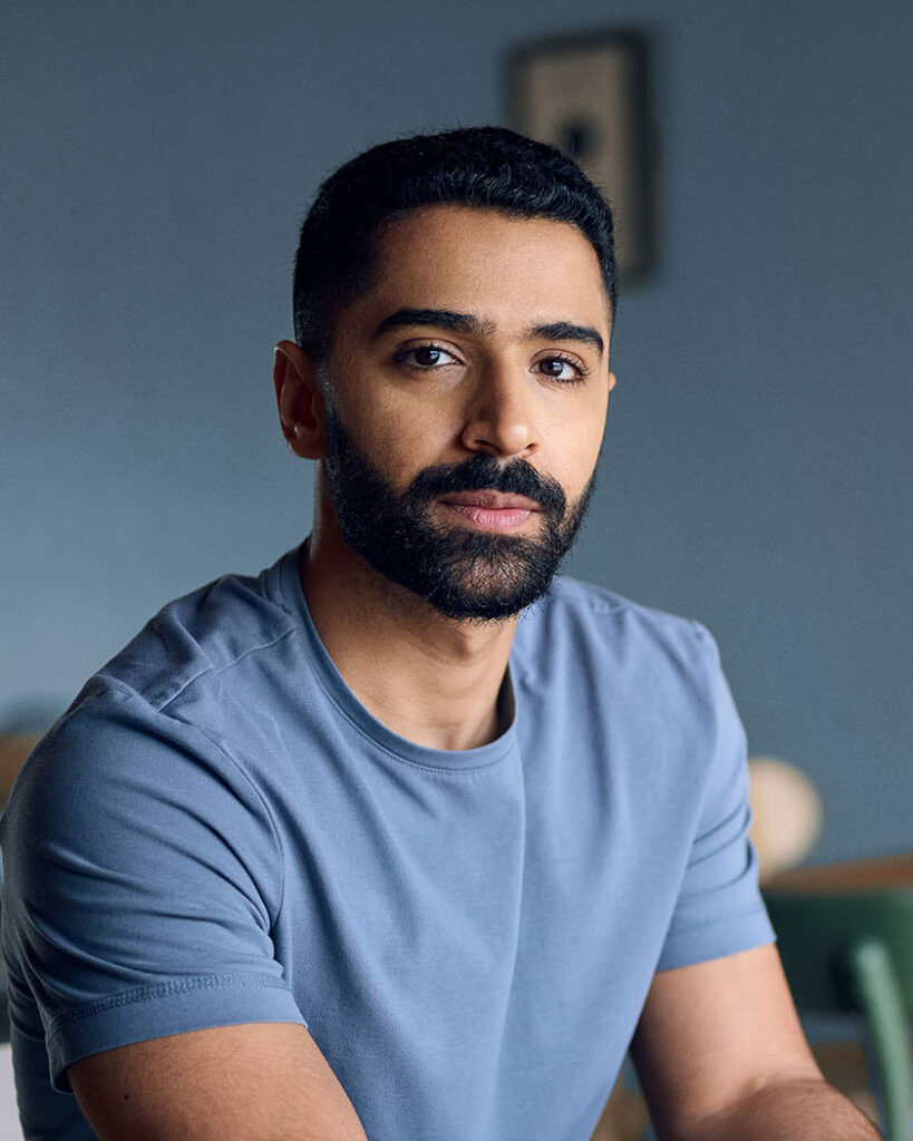 Khaleeji. Man with blue t-shirt