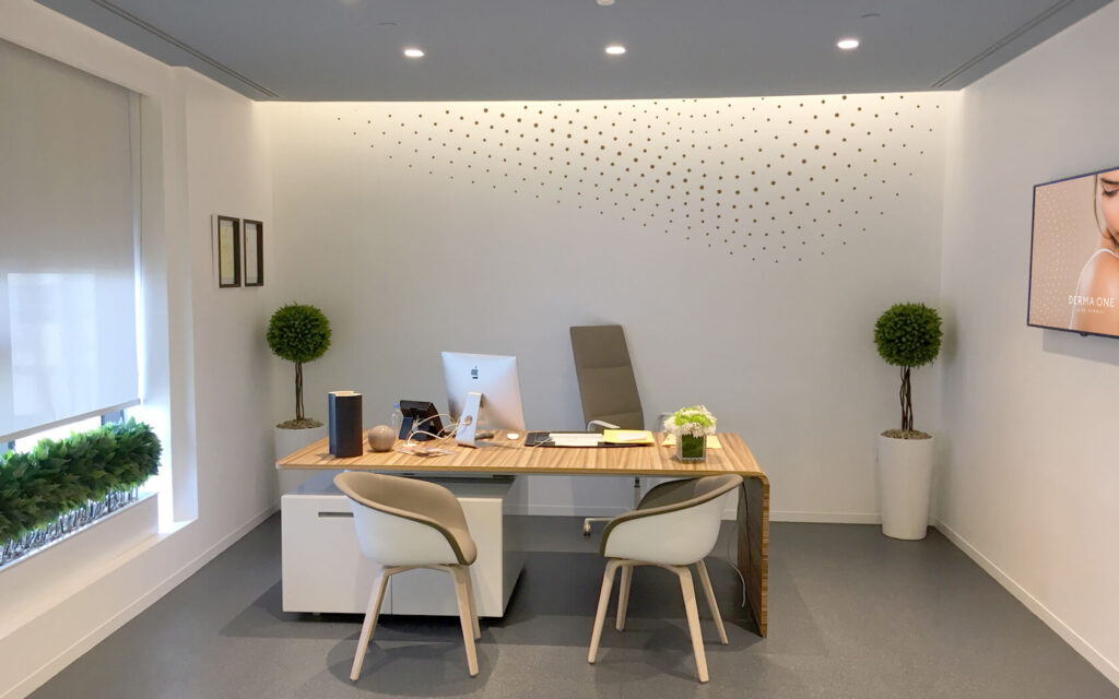 Derma One. Wall branding