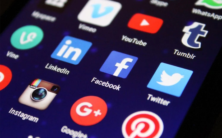 A visual of leading firms who utilise a digital-first brand strategy