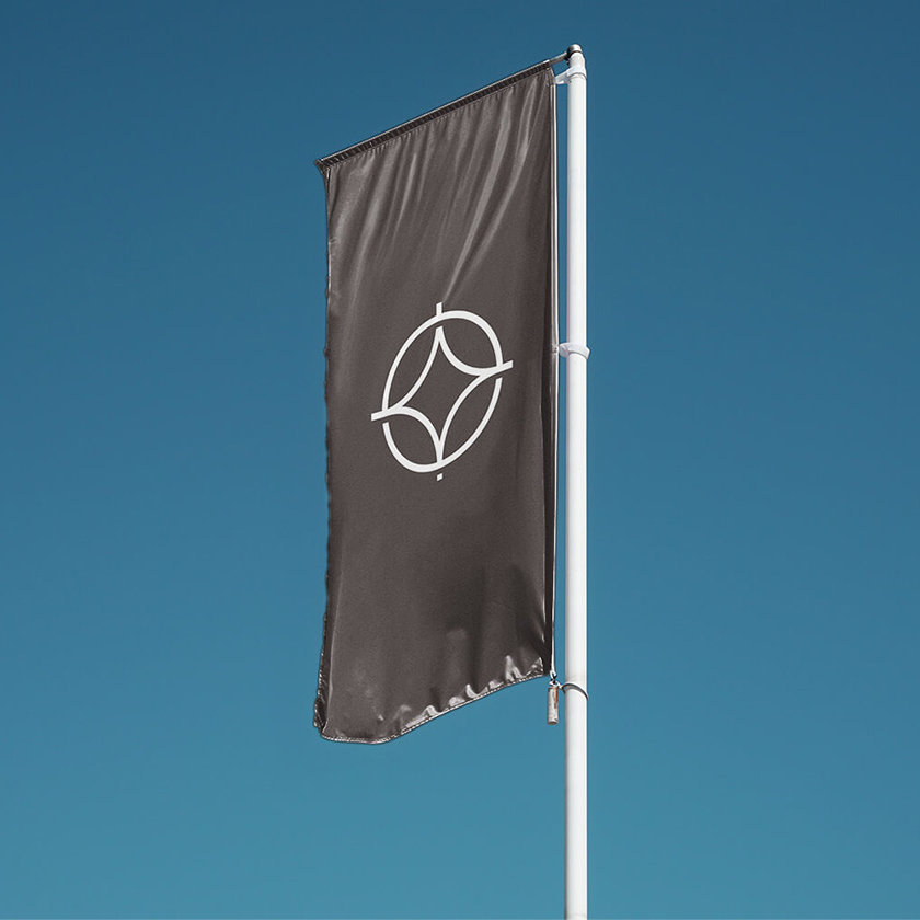 Onyx Skyview. Hanging flag